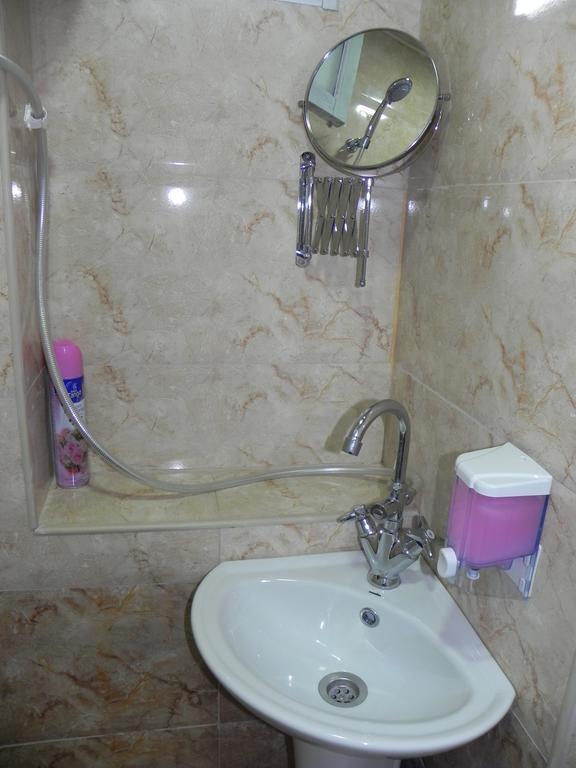 Old Yard Guest House تبليسي المظهر الخارجي الصورة