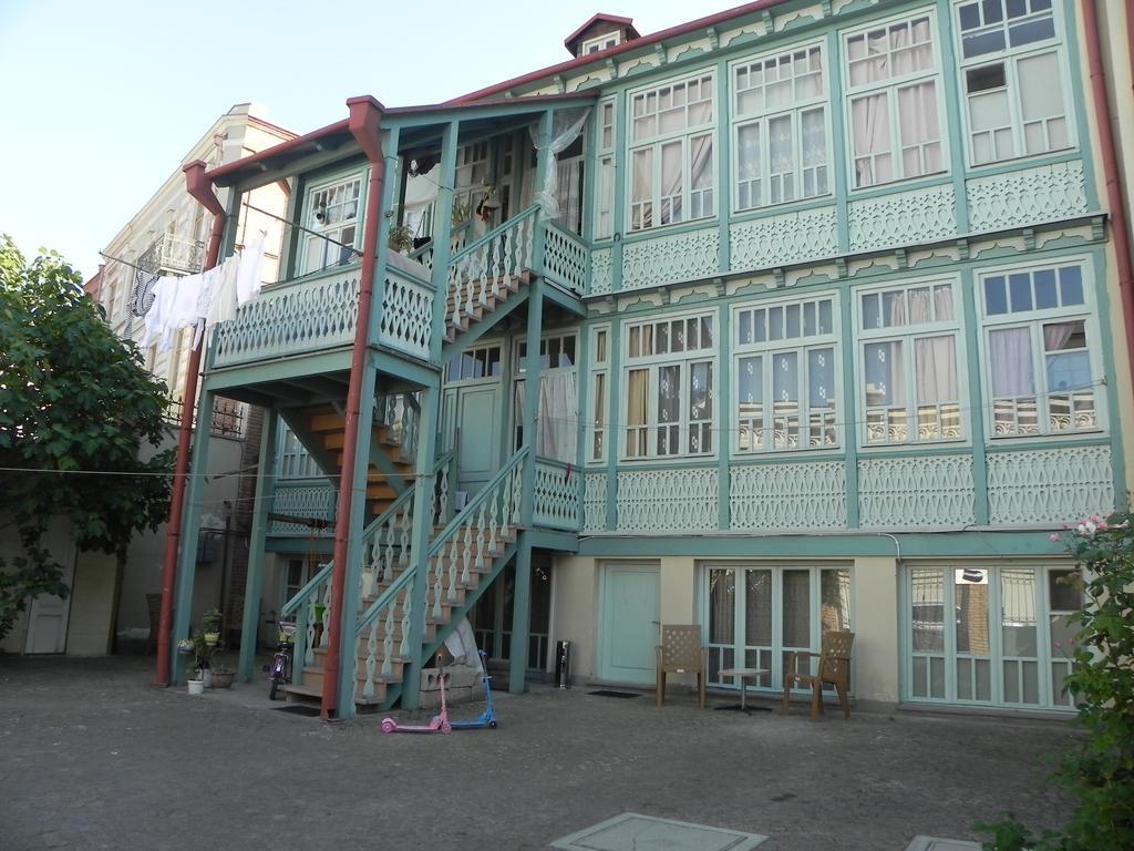 Old Yard Guest House تبليسي المظهر الخارجي الصورة