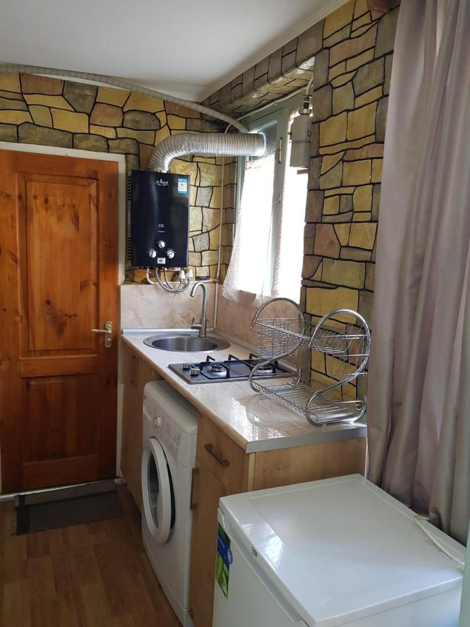 Old Yard Guest House تبليسي المظهر الخارجي الصورة